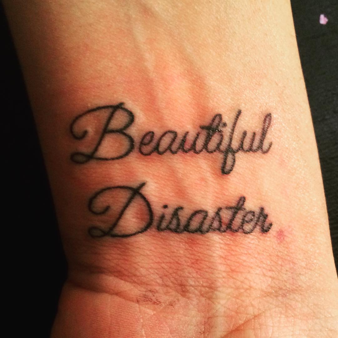 The crew keeps telling me to take pictures of my walk-ins and I never do, so I guess I'll try to make them happy. #walkin #steadfasttattoo #smokemdead #comegetmyownart