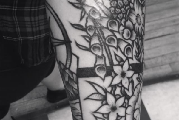 Loving how this turn out on ma dude @ashhleyyx 🙌🏼#smokemdead #steadfasttattoo
.
.
.
.
.
((¥))
#botanicaltattoo #tattoos #btattooing #blackworkerssubmission #iblackwork #blackwork #blackworkers #inkstinctsubmission #blacktraditionals #BLACKTATTOOMAG #blxckink #tttism #TTTpublishing #greatattoo #blackflashwork #TattooLife #darkartists #blackworkershero #wiilsubmission #traditionaltattoo #onlythedarkest #blackandgrey #occultarcana #tattoolife #oldlines #TAOT #nowash