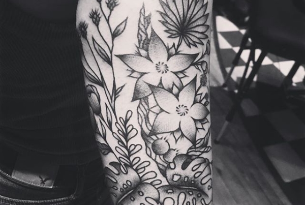 Phones been busted and haven’t posted in a long time, but here’s one on the lovely @salisonnn 🙏🏼 #smokemdead #steadfasttattoo
.
.
.
.
.
((¥))
#botanicaltattoo #tattoos #btattooing #blackworkerssubmission #iblackwork #blackwork #blackworkers #inkstinctsubmission #blacktraditionals #BLACKTATTOOMAG #blxckink #tttism #TTTpublishing #greatattoo #blackflashwork #TattooLife #darkartists #blackworkershero #wiilsubmission #traditionaltattoo #onlythedarkest #blackandgrey #occultarcana #tattoolife #oldlines #TAOT #nowash