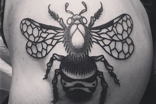 Been super busy and haven’t been using/posting much on here but here’s an awesome bee on @kennedy.cottrell 🐝#smokemdead #steadfasttattoo
.
.
.
.
.
((¥))
#beetattoo #tattoos #btattooing #blackworkerssubmission #iblackwork #blackwork #blackworkers #inkstinctsubmission #blacktraditionals #BLACKTATTOOMAG #blxckink #tttism #TTTpublishing #greatattoo #blackflashwork #TattooLife #darkartists #blackworkershero #wiilsubmission #traditionaltattoo #onlythedarkest #blackandgrey #occultarcana #tattoolife #oldlines #TAOT #nowash