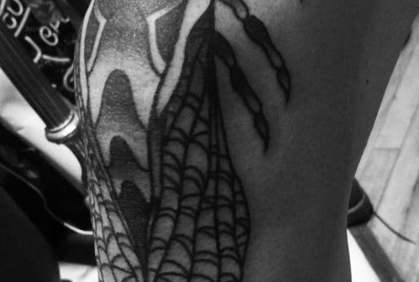 Still shitty at posting but here’s another flying knee on @tayllaaaa___ ✊🏼#smokemdead #steadfasttattoo
.
.
.
.
.
((¥))
#bugtattoo #tattoos #btattooing #blackworkerssubmission #iblackwork #blackwork #blackworkers #inkstinctsubmission #blacktraditionals #BLACKTATTOOMAG #blxckink #tttism #TTTpublishing #greatattoo #blackflashwork #TattooLife #darkartists #blackworkershero #wiilsubmission #traditionaltattoo #onlythedarkest #blackandgrey #occultarcana #tattoolife #oldlines #TAOT #nowash