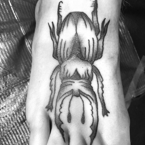 finally got to do this rhinoceros beetle on James’ foot! Thanks so much! .
.
.
.
#tattoo #blackworktattoo #inkstinct #blackwork #blxckink #btattooing #blkttt #blackworkers #waverlyink #tttism #rochesterny #rochestertattoo #ladytattooer #tattoodo #workhorseirons #steadfast #onlythedarkest #foxtailtattoos #inkwork #linework #rhinobeetle #bugtattoo #foottattoo