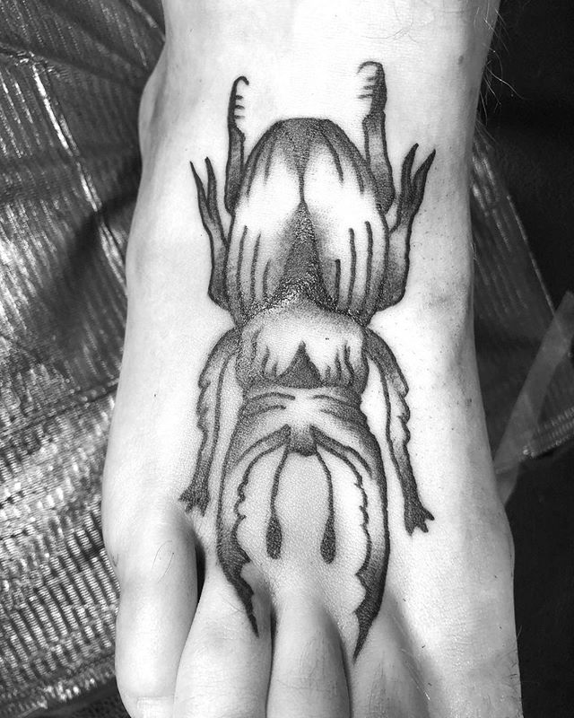 finally got to do this rhinoceros beetle on James’ foot! Thanks so much! .
.
.
.
#tattoo #blackworktattoo #inkstinct #blackwork #blxckink #btattooing #blkttt #blackworkers #waverlyink #tttism #rochesterny #rochestertattoo #ladytattooer #tattoodo #workhorseirons #steadfast #onlythedarkest #foxtailtattoos #inkwork #linework #rhinobeetle #bugtattoo #foottattoo