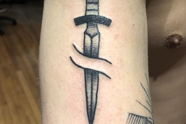 Dagger for Pete to end the night. Thanks for coming in! .
.
.
.
#tattoo #blackworktattoo #inkstinct #blackwork #blxckink #blackink #btattooing #blkttt #blackworkers #waverlyink #tttism #rochesterny #flashworkers #rochestertattoo #ladytattooer #tattoodo #workhorseirons #steadfast #onlythedarkest #foxtailtattoos #inkwork #linework #whipshaded #tradworkers #boldtattoo #blackworkartists #blackclawneedles