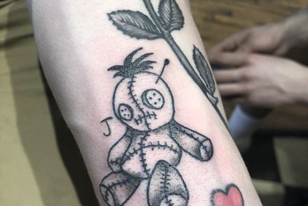 Another get what you get! I had so much fun with this voodoo doll today. 🖤 .
.
.
.
#tattoo #blackworktattoo #inkstinct #blackwork #blxckink #blackink #btattooing #blkttt #blackworkers #waverlyink #tttism #rochesterny #flashworkers #rochestertattoo #ladytattooer #tattoodo #workhorseirons #steadfast #onlythedarkest #foxtailtattoos #inkwork #linework #whipshaded #tradworkers #boldtattoo #blackworkartists #blackclawneedles