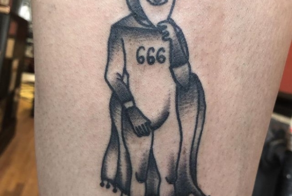 A cheeky lil devil from the get what you get 🖤 hail satan! .
.
.
.
#tattoo #blackworktattoo #inkstinct #blackwork #blxckink #blackink #btattooing #blkttt #blackworkers #waverlyink #tttism #rochesterny #flashworkers #rochestertattoo #ladytattooer #tattoodo #workhorseirons #steadfast #onlythedarkest #foxtailtattoos #inkwork #linework #whipshaded #tradworkers #boldtattoo #blackworkartists #blackclawneedles