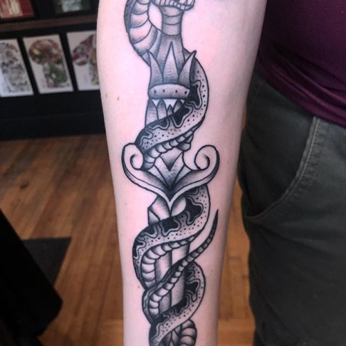 So happy I got to do this snake from my flash today! 🖤 thank you soooo much. It means so much when clients get my art 🐍 .
.
.
.
#tattoo #blackworktattoo #inkstinct #blackwork #blxckink #blackink #btattooing #blkttt #blackworkers #waverlyink #tttism #rochesterny #flashworkers #rochestertattoo #ladytattooer #tattoodo #workhorseirons #steadfast #onlythedarkest #foxtailtattoos #inkwork #linework #whipshaded #tradworkers #boldtattoo #blackworkartists #blackclawneedles