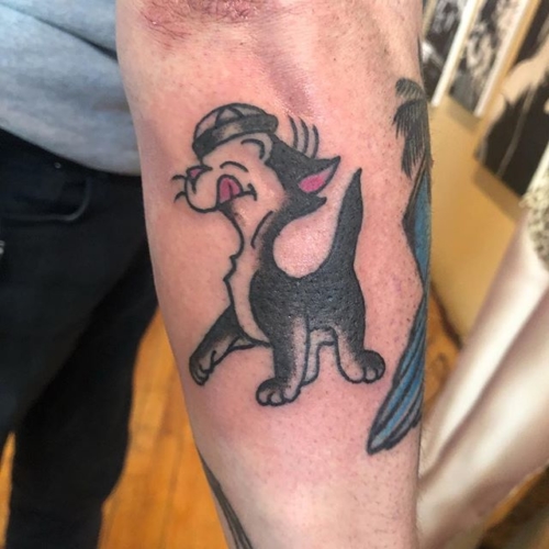 Traditional little kitty from the get what you get! Thanks again Leslie! .
.
.
.
#tattoo #blackworktattoo #inkstinct #blackwork #blxckink #blackink #btattooing #blkttt #blackworkers #waverlyink #tttism #rochesterny #flashworkers #rochestertattoo #ladytattooer #tattoodo #workhorseirons #steadfast #onlythedarkest #foxtailtattoos #inkwork #linework #whipshaded #tradworkers #boldtattoo #blackworkartists #blackclawneedles