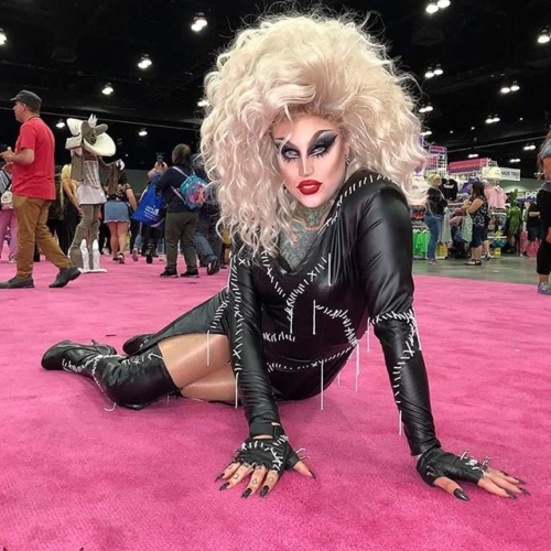 Throwback to my Michelle Pfeiffer Catwoman inspired look from LA Drag Con 19'. @werrrkdotcom
