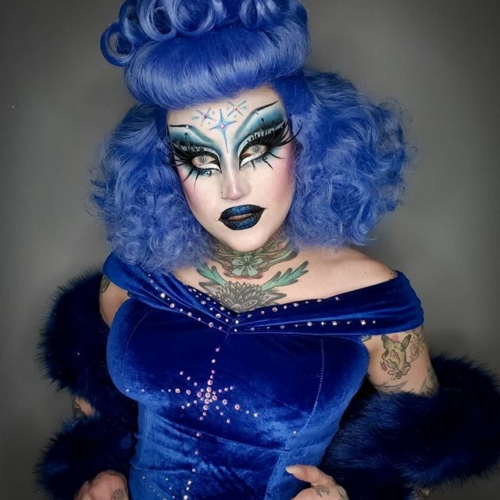 Throwback to last years #NYE look. I am THRILLED to be in boy drag, spending time with friends this year 💙