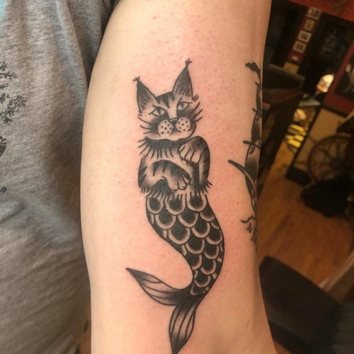 Fish forever 🐾❤️ Id love to tattoo more kitties this year! Dm me if you are interested. .
.
#tattoo #blackworktattoo #inkstinct #blackwork #blxckink #blackink #btattooing #blkttt #blackworkers #waverlyink #tttism #rochesterny #flashworkers #rochestertattoo #ladytattooer #tattoodo #workhorseirons #steadfast #onlythedarkest #foxtailtattoos #inkwork #linework #whipshaded #tradworkers #boldtattoo #blackworkartists #blackclawneedles