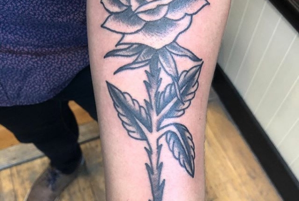 Rose for Dez! Thanks again! I had a lot of fun with this one and would love to do more like it. .
.
.
.
#tattoo #blackworktattoo #inkstinct #blackwork #blxckink #blackink #btattooing #blkttt #blackworkers #waverlyink #tttism #rochesterny #flashworkers #rochestertattoo #ladytattooer #tattoodo #workhorseirons #steadfast #onlythedarkest #foxtailtattoos #inkwork #linework #whipshaded #tradworkers #boldtattoo #blackworkartists #blackclawneedles