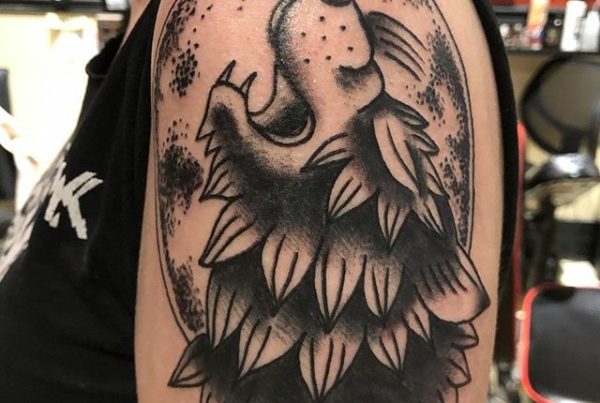 Wolf and moon for Kitty 🖤 thank you so much!!! .
.
.
.
#tattoo #blackworktattoo #inkstinct #blackwork #blxckink #blackink #btattooing #blkttt #blackworkers #waverlyink #tttism #rochesterny #flashworkers #rochestertattoo #ladytattooer #tattoodo #workhorseirons #steadfast #onlythedarkest #foxtailtattoos #inkwork #linework #whipshaded #tradworkers #boldtattoo #blackworkartists #blackclawneedles