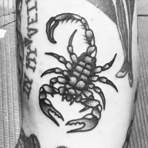 Lil scorpion filler dude for @alisonnic0le ✊🏼
.
.
.
.
((¥))
#tattoos #btattooing #blackworkerssubmission #iblackwork #blackwork #blackworkers #inkstinctsubmission #blacktraditionals #BLACKTATTOOMAG #blxckink #tttism #TTTpublishing #greatattoo #blackflashwork #TattooLife #darkartists #blackworkershero #wiilsubmission #traditionaltattoo #onlythedarkest #blackandgrey #tattoolife #oldlines #TAOT #FORMink #traditionalartist