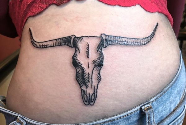 Longhorn skull for Ashley. Thanks so much! .
.
.
.
#tattoo #blackworktattoo #inkstinct #blackwork #blxckink #blackink #btattooing #blkttt #blackworkers #waverlyink #tttism #rochesterny #flashworkers #rochestertattoo #ladytattooer #tattoodo #workhorseirons #steadfast #onlythedarkest #foxtailtattoos #inkwork #linework #whipshaded #tradworkers #boldtattoo #blackworkartists #blackclawneedles