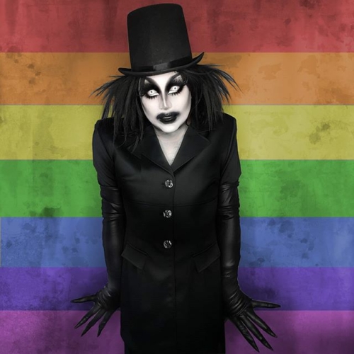 Throw back to June 2017,  celebrating the gayest of gay icons lolz. #babadook
.
.
***Until I run out of content, I will be posting OLD LEWKS from the past every day, in attempt to brighten up your C***** V**** filled feed :) ***